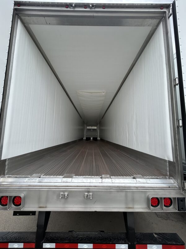 2026 Utility Reefer | Royal STANDARD | Flat Floor w/ Carrier X7500 Reefer 06