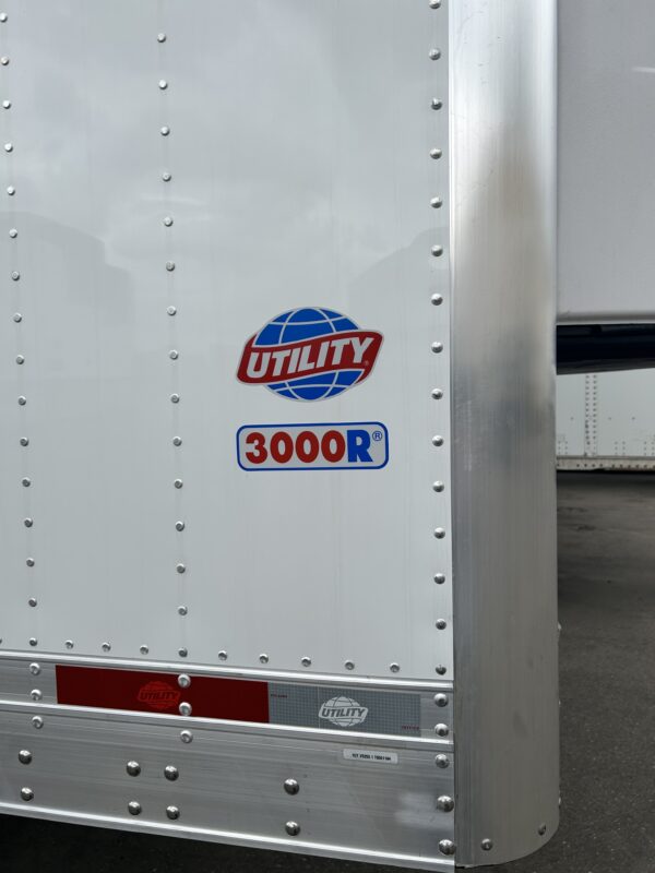 2026 Utility Reefer | Royal STANDARD | Flat Floor w/ Carrier X7500 Reefer 12