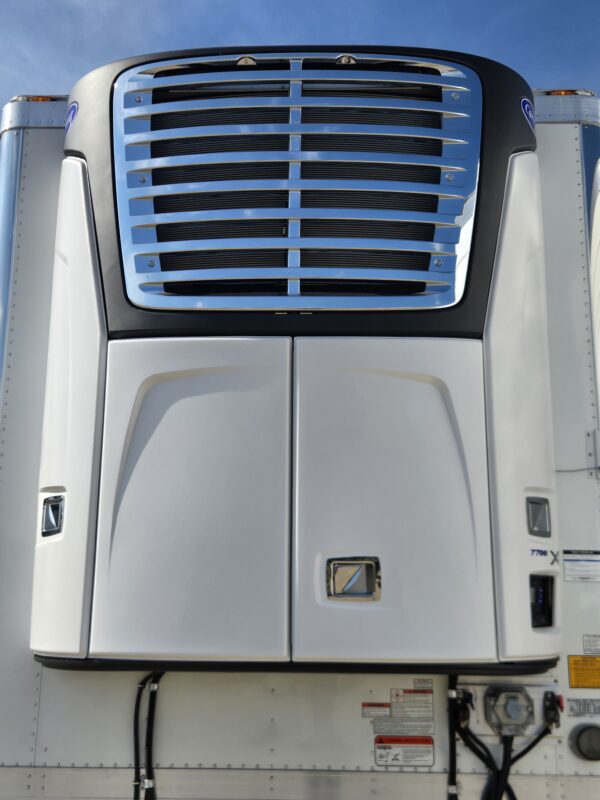 2026_Utility_Royal_PLUS_with_Carrier_7700 07