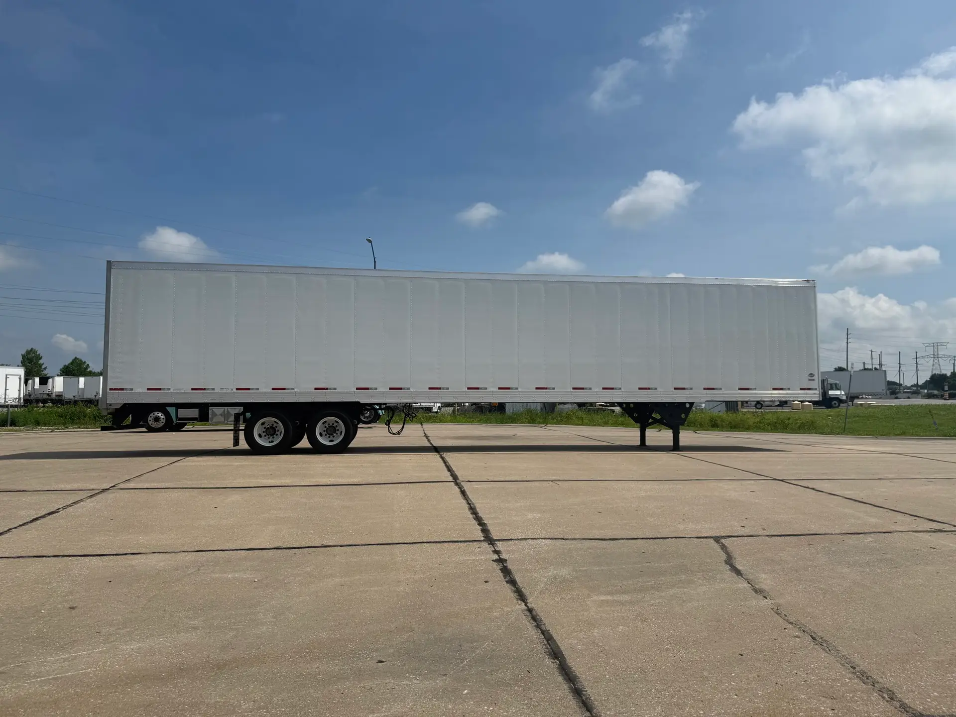 2026 Utility Reefer | Roll Door | Flat Floor - Image 6