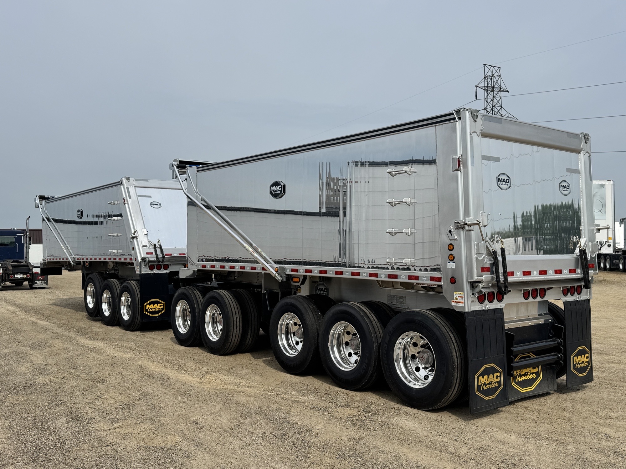 2027 MAC Aluminum Dump | Triple 10 | PLUS | With Tarp - Image 2